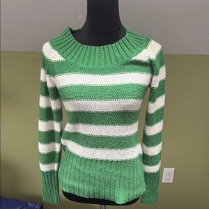 Arizona Jean Company Green and White Crew Neck Sweater